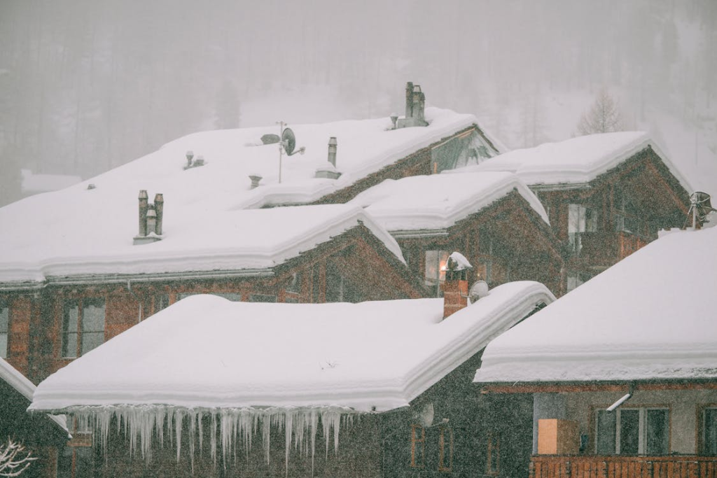 Snow Removal from Roofs: Should You Hire a Professional?