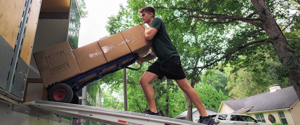 Why Hiring Washington, DC Movers Makes Packing and Unpacking Easier