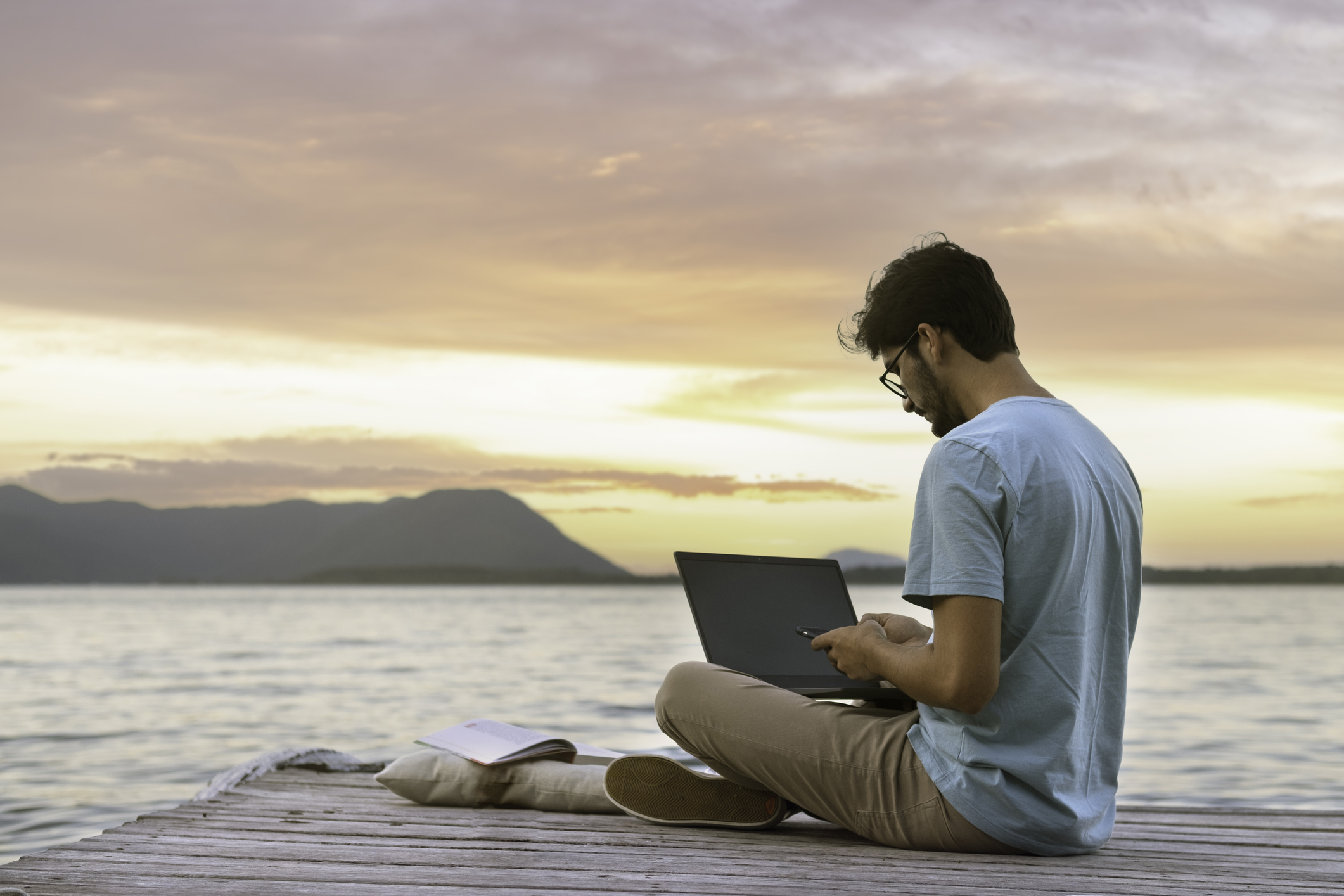 Part time remote job for digital nomads 1