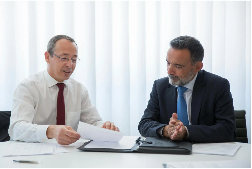 Why Should You Hire Certified Financial Planner? 1