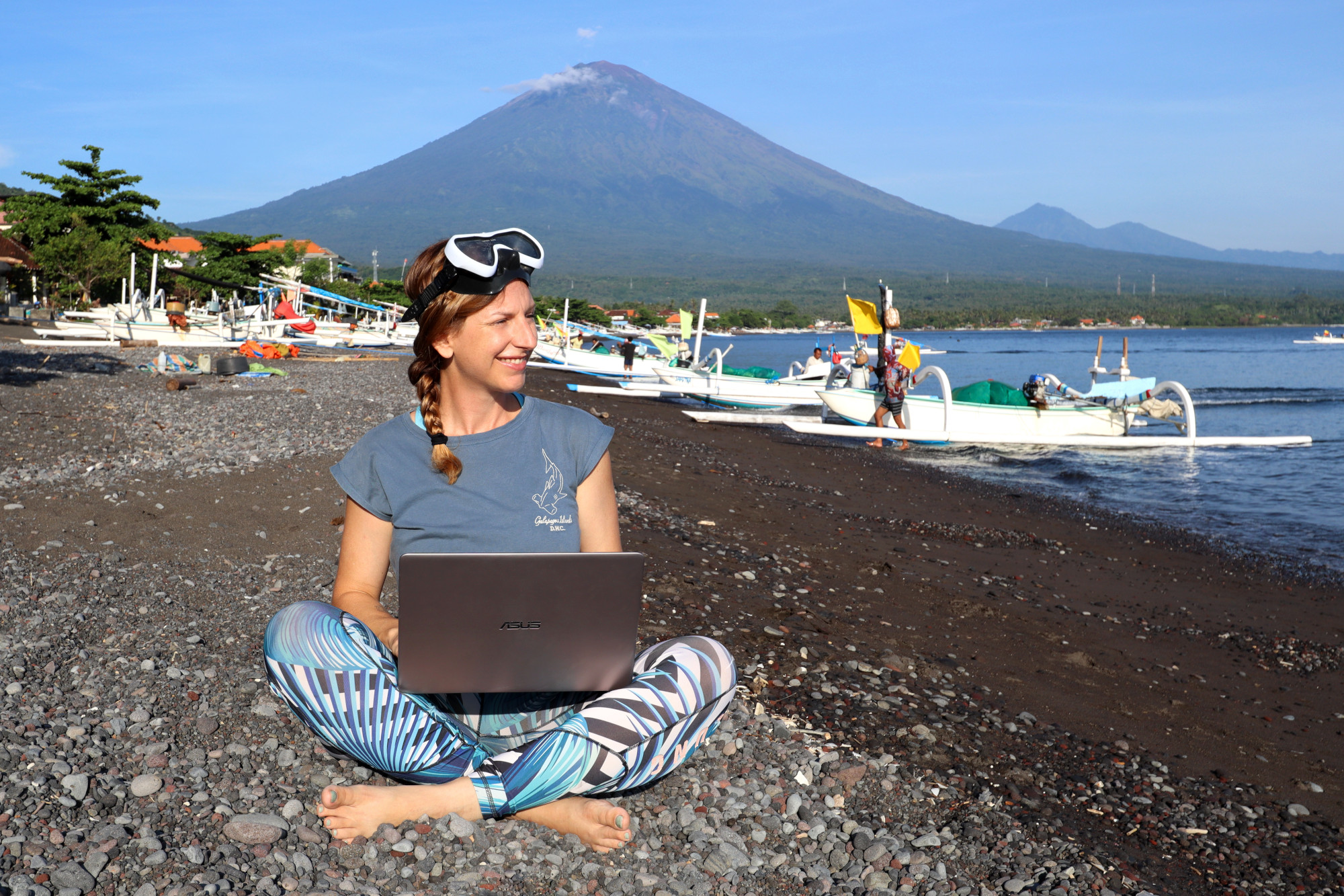 WiFi to World Maps: 5 Best Team Name Types for Digital Nomads 1